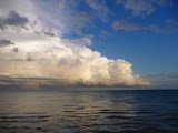 Wolkenturm über dem Meer